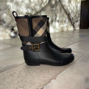 Burberry Black and Tan Plaid Winter Boots